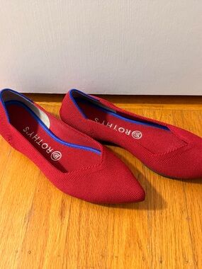Rothy's Red Pointed Knit Flats with Blue Trim
